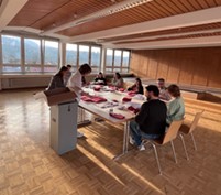 Wahlhelfer beim Auszählen der Stimmen der Landtagswahl