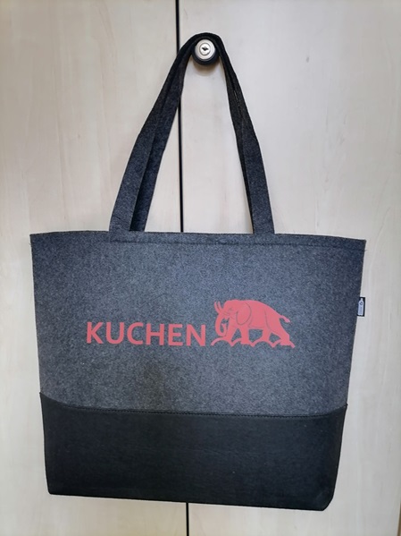 Kuchener Einkaufstasche hängend